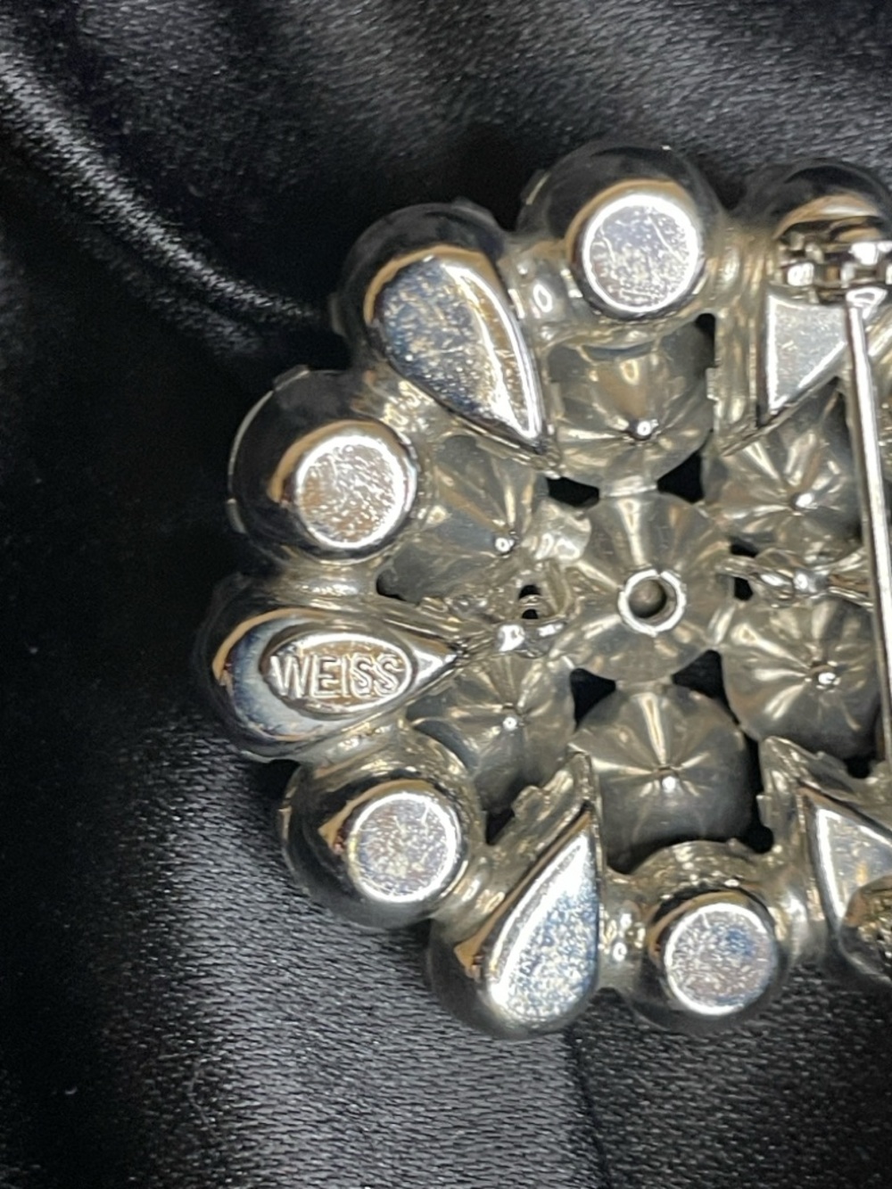 Vintage ALBERT WEISS Sparkling Clear Rhinestone Cluster Brooch - Picture 3 of 4